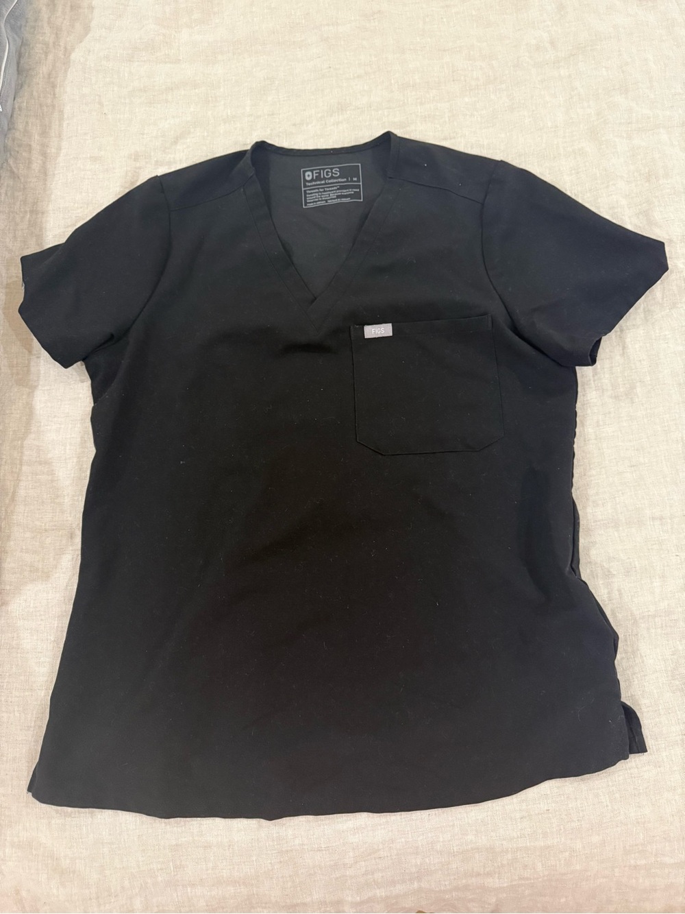 Figs Women’s Black V-Neck Sleeve Top
